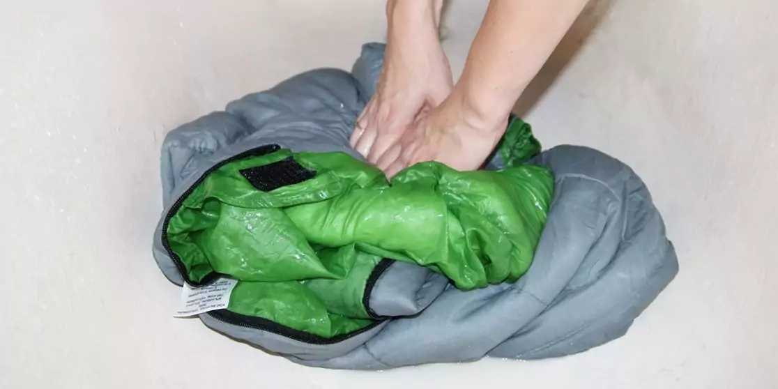 Den Schlafsack richtig waschen Fritz Berger Campingbedarf - Instandhaltung
