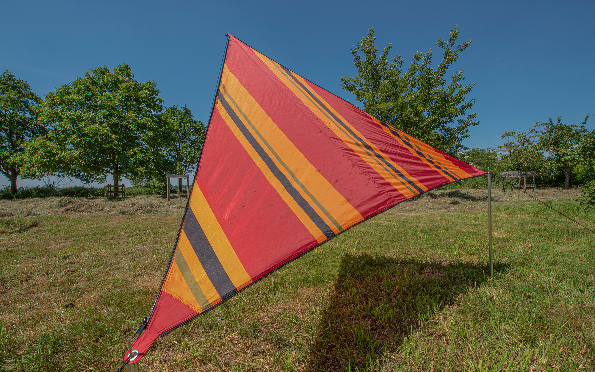 Bent Zip-Canvas Sonnensegel Orient Design rot gestreift/RV schwarz - Pavillons & Tarps