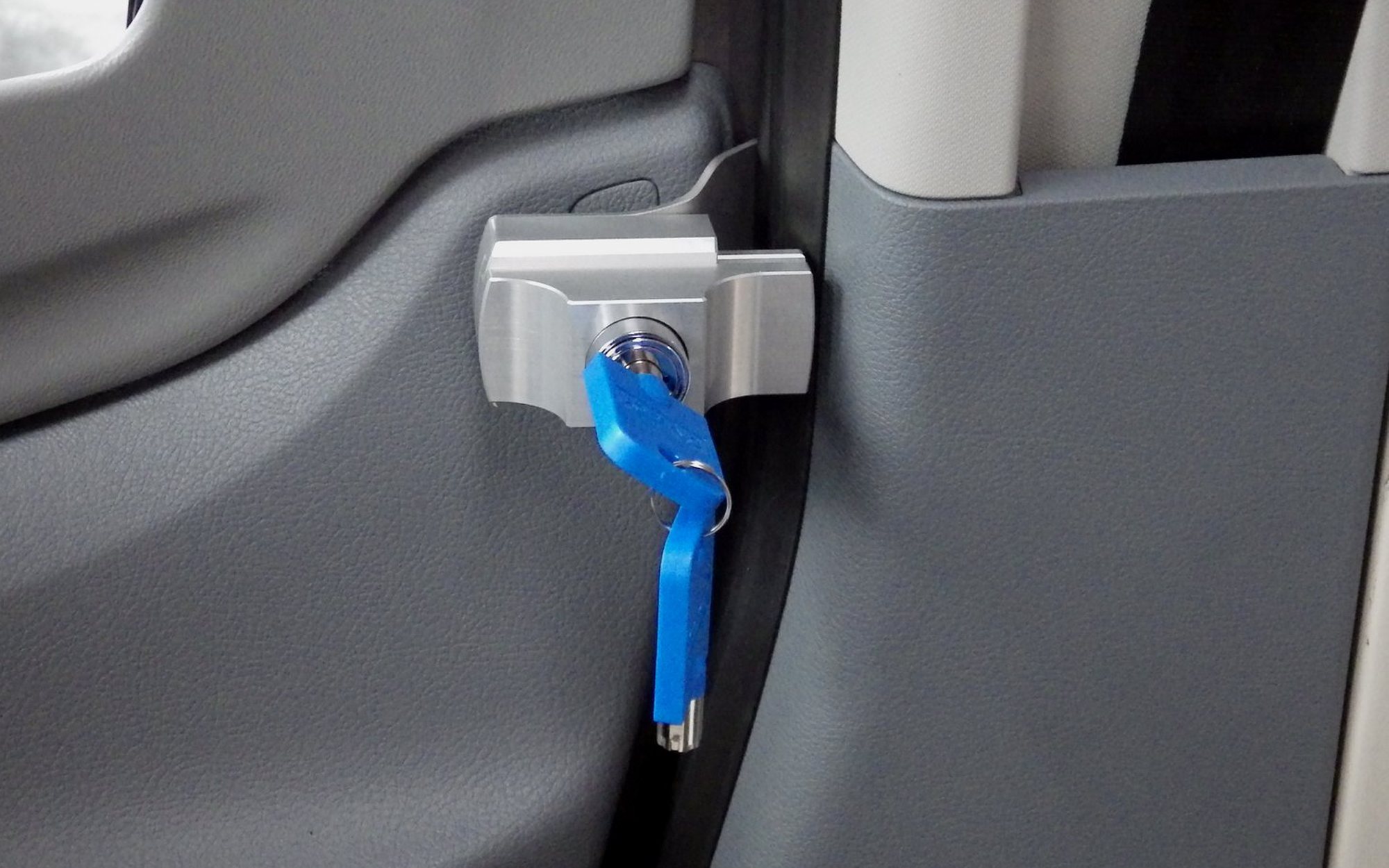 IMC-Créations Schlösser für Vordertüren Ford Transit 2er