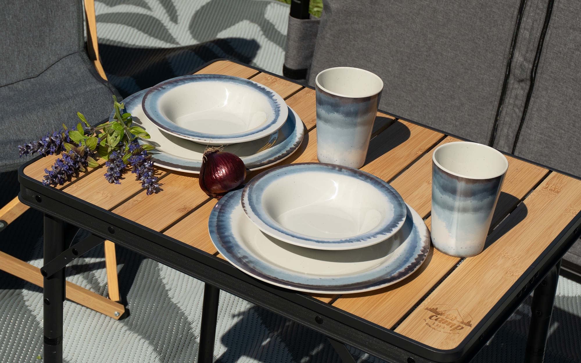 Flamefield Exklusiv Nordlight Melamin Geschirr-Set Anti-Slip 16-tlg. für 4