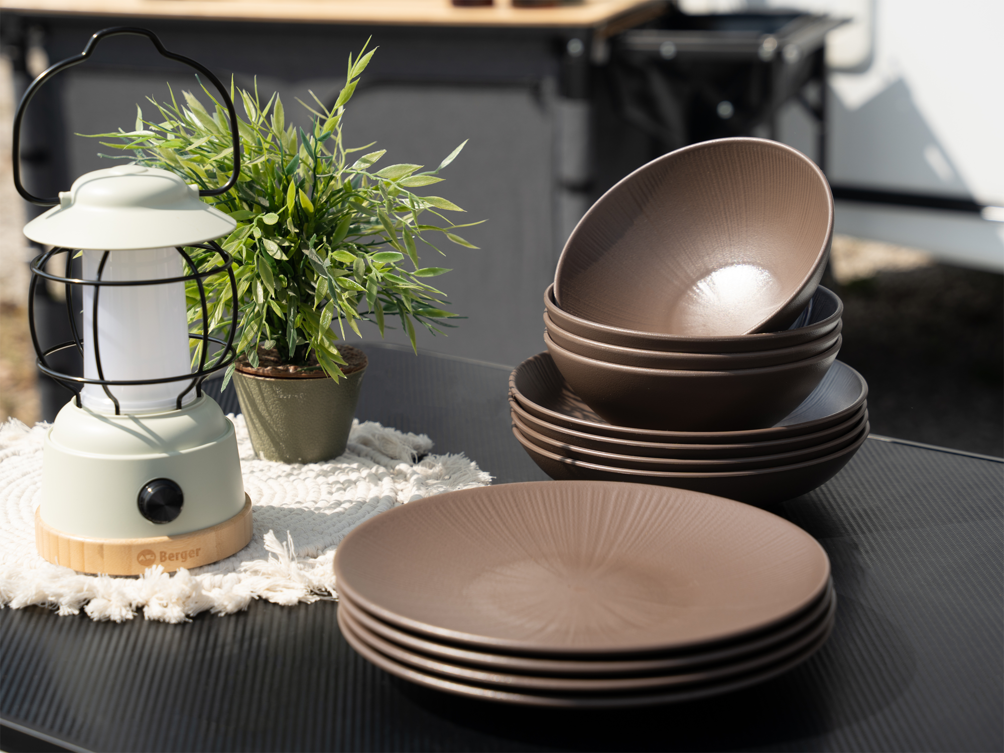 Camplife Izma RPET Geschirr-Set braun 12-tlg. für 4 Personen