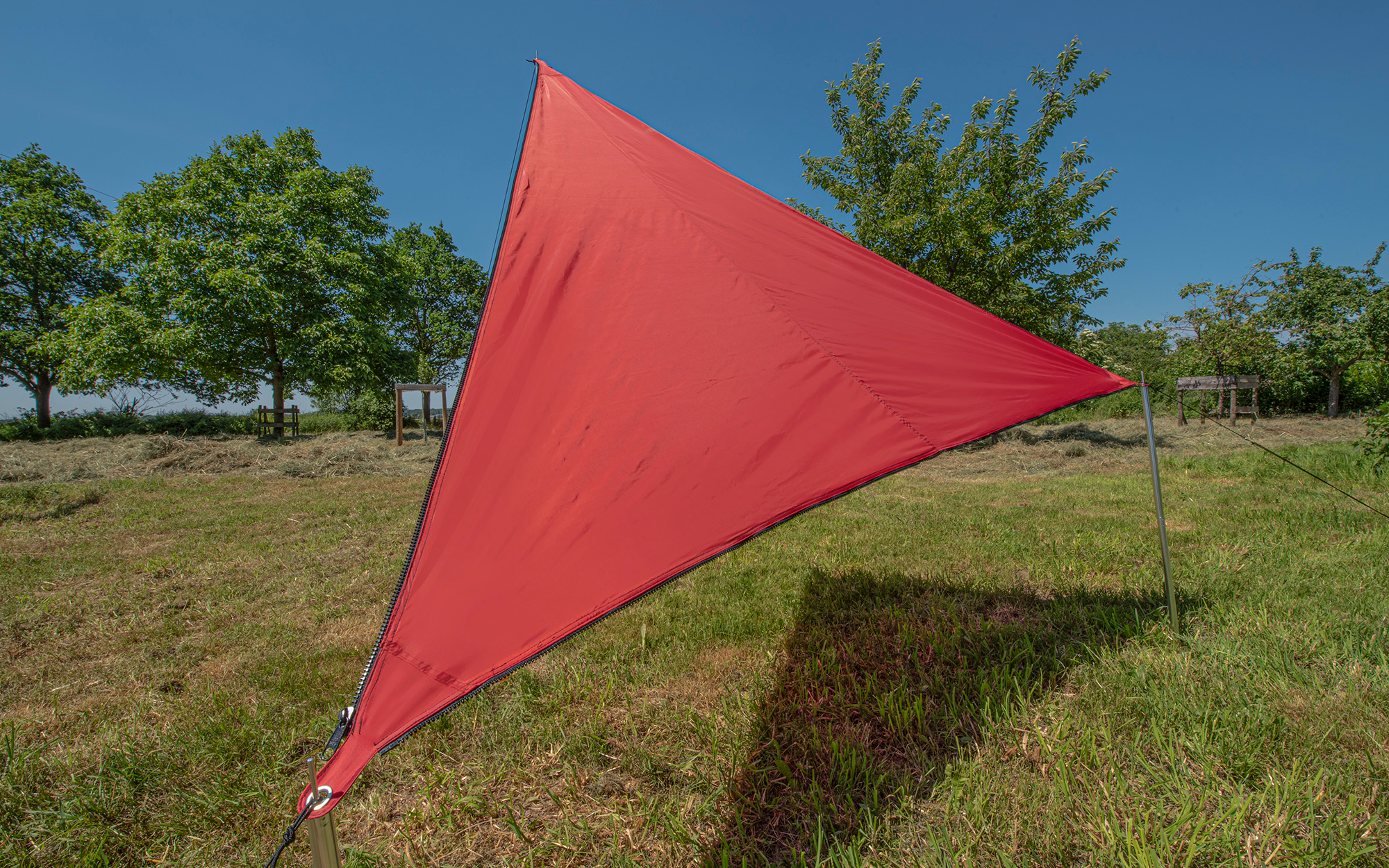 Bent Zip-Canvas Sonnensegel Rot/RV Schwarz - Pavillons & Tarps
