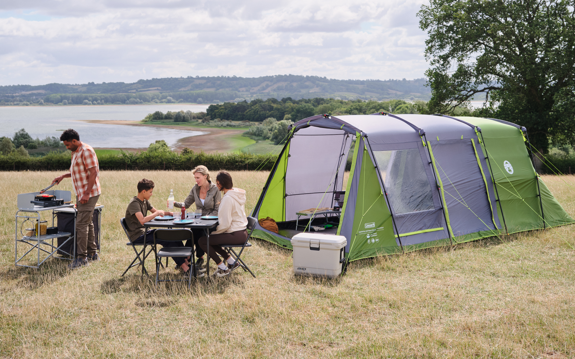 Coleman FastPitch Victoria Falls 4 4-Personen Familienzelt 570 x 280 x 200 cm Blackout - Familienzelte