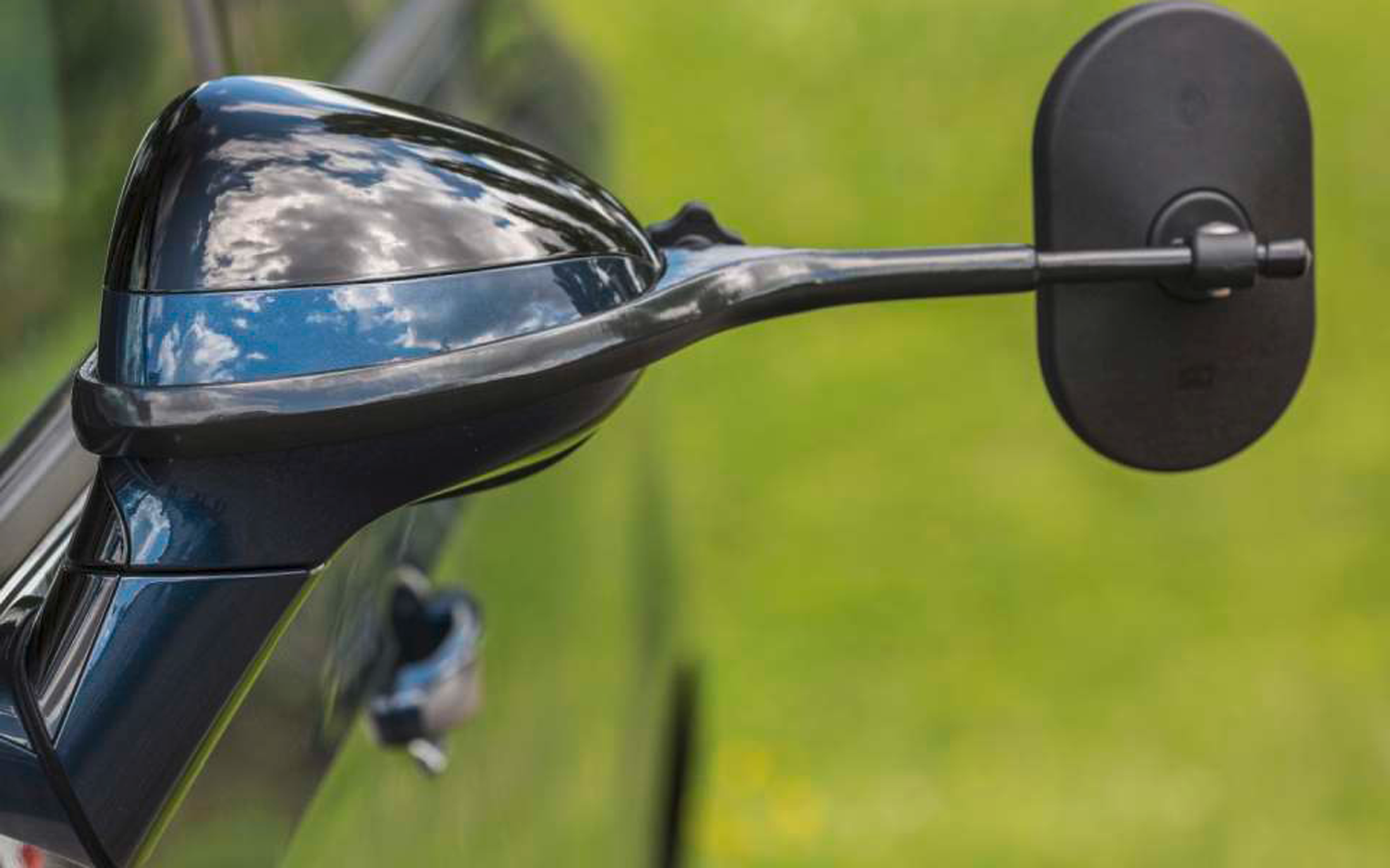 Emuk Wohnwagenspiegel für VW Tiguan 3. Gen. ab Bj. 11/23, VW Tayron ab Bj. 11/24, VW ID.4 ab Bj. 08/20, VW ID 5 ab Bj.01/22, Skoda Kodiaq II ab Bj. 12/23, Skoda Enyaq ab Bj. 11/20, Skoda Elroq ab Bj. 01/25, Audi Q4 e-tron ab Bj.03/2021, Audi Q5 GU 3.