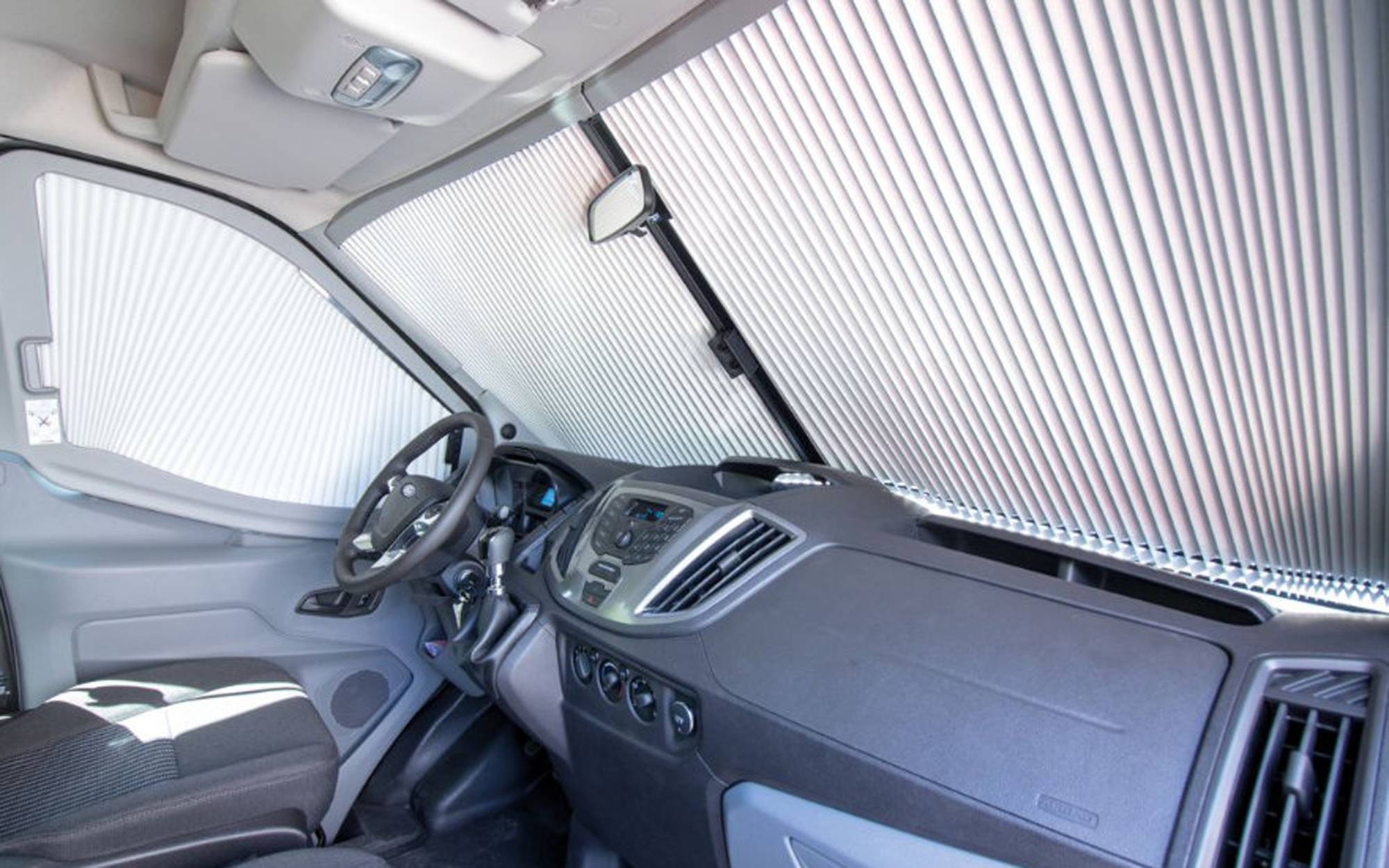 Remis Fahrerhausverdunkelung REMIfront IV rechtes Seitenfenster für Renault Master ab 09/2019
